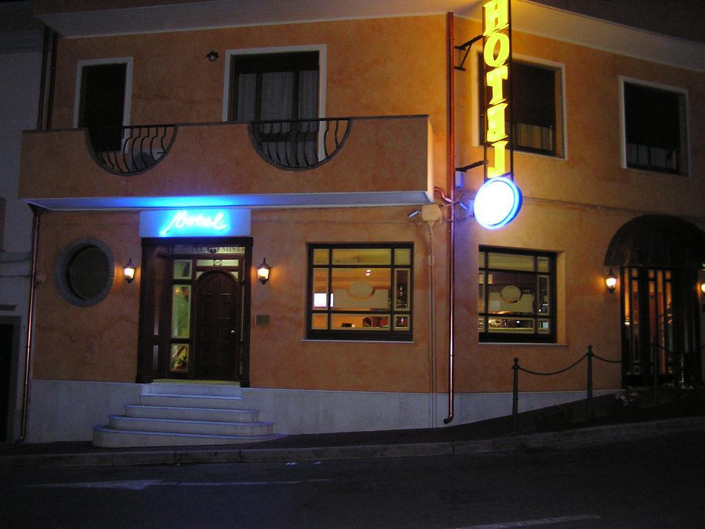 Hotel Mistral Portoscuso Exterior photo